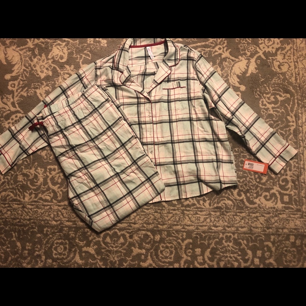 Gillian & O’Malley Pjs